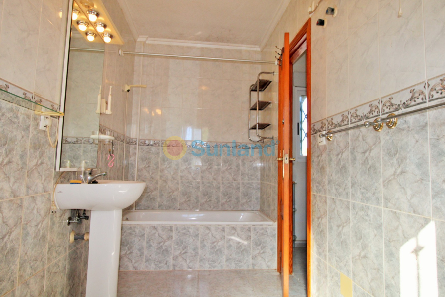 Resale - Townhouse - Villamartin