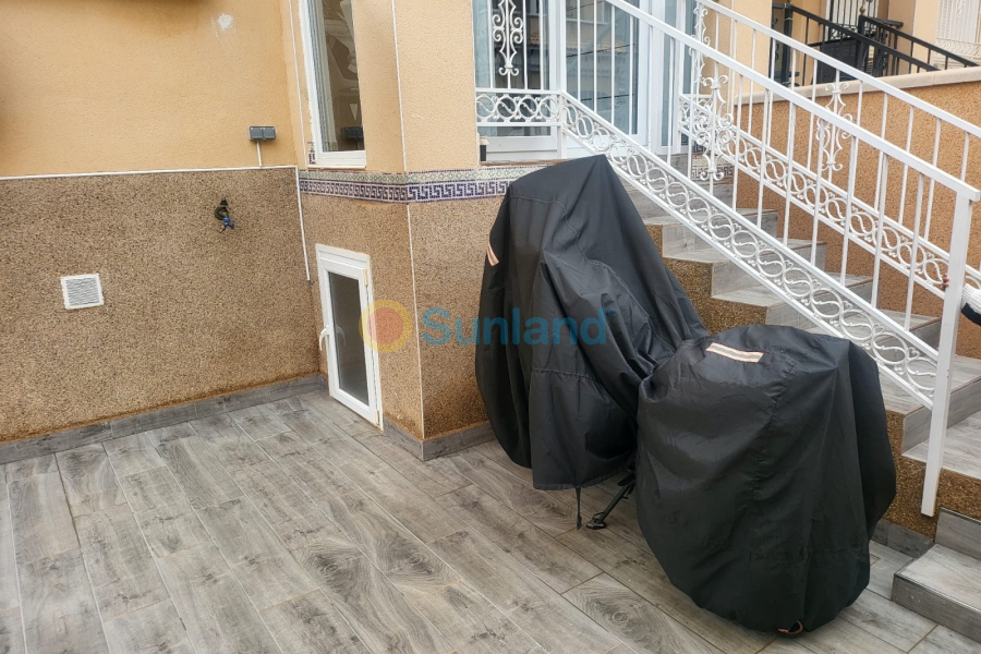 Använda fastigheter - Villa - Orihuela Costa - Villamartin