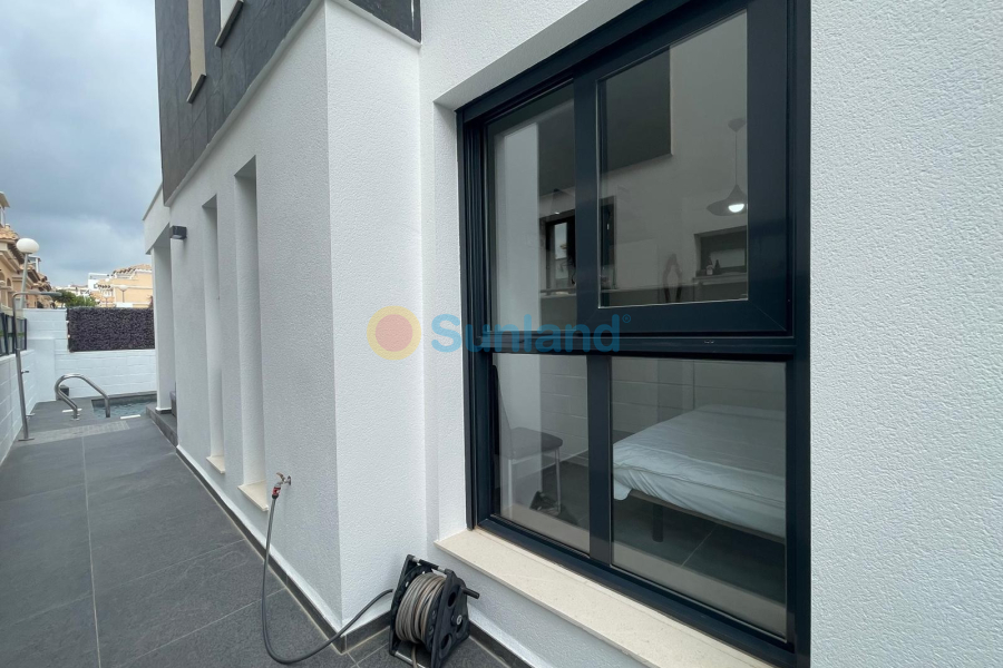 Använda fastigheter - Villa - Orihuela Costa - Villamartin