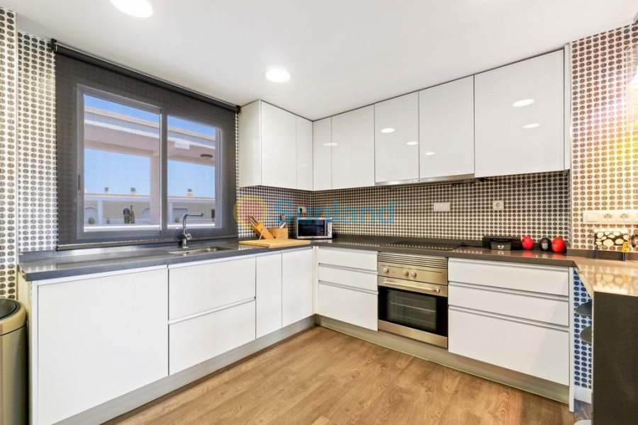 Resale - Apartment - Orihuela Costa - Campoamor