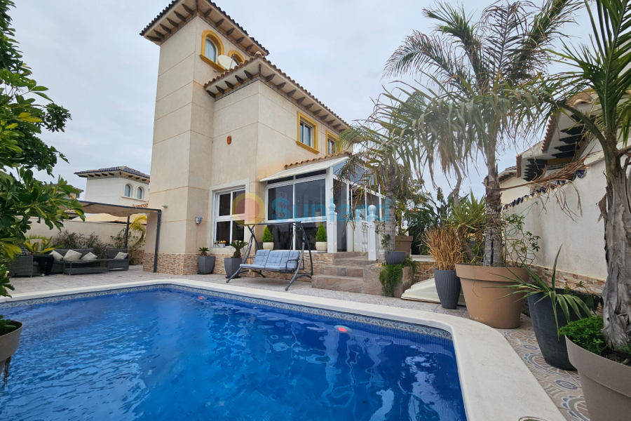 Använda fastigheter - Villa - Playa Flamenca - San Jose