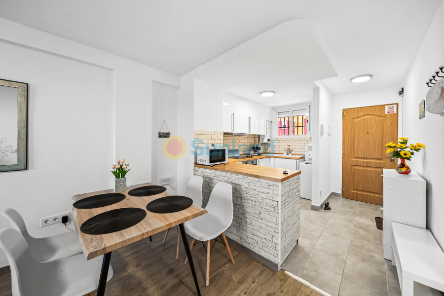 Resale - Apartamento - Torrevieja - Cabo Cervera