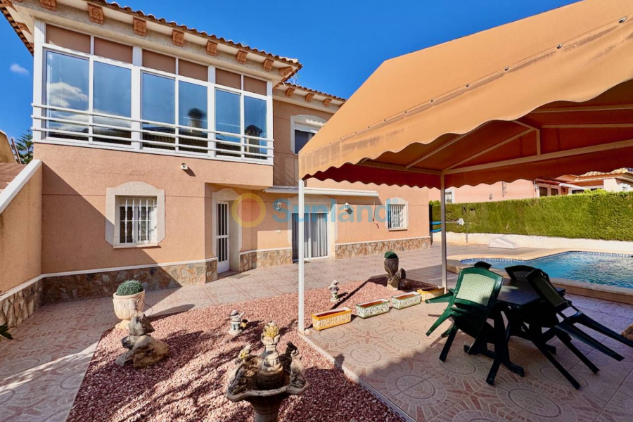 Använda fastigheter - Villa - Benferri