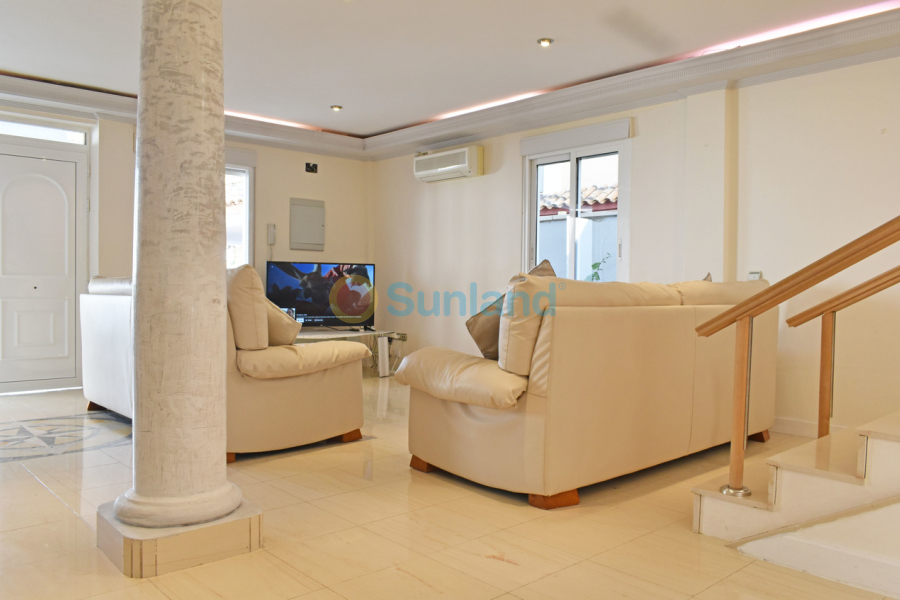 Resale - V - Torremendo