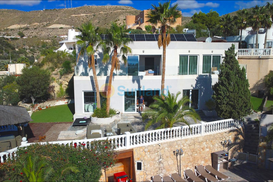 Resale - Villa - El Campello - 