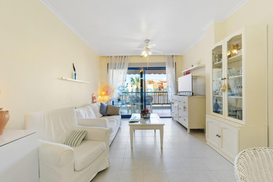 Resale - Apartment - Orihuela Costa - Campoamor