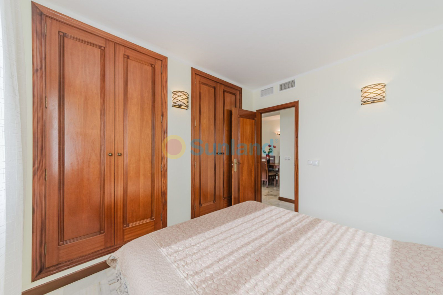 Resale - Apartamento - Torrevieja - Playa de Los Locos