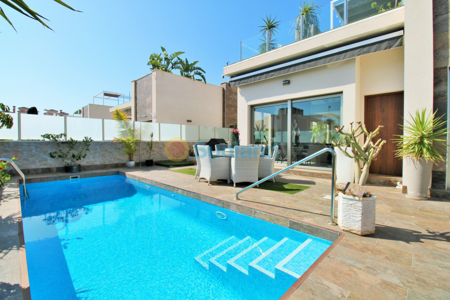 Resale - Villa - Villamartin