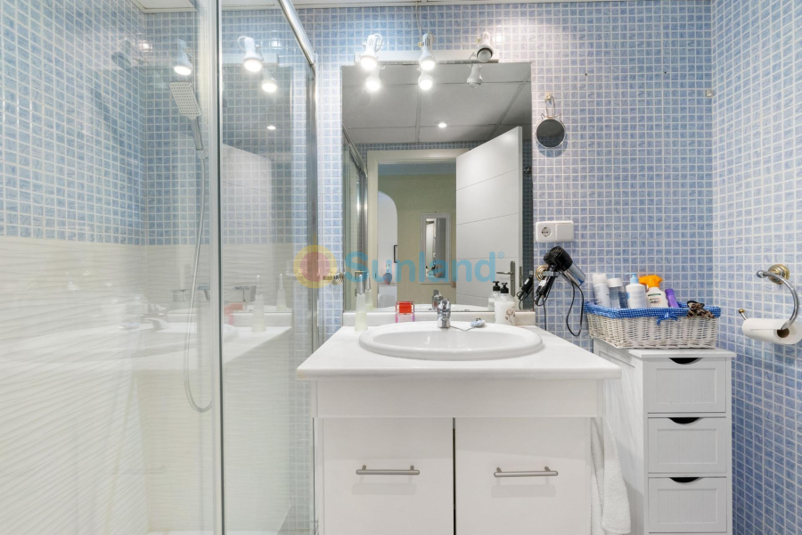 Resale - Apartment - Orihuela Costa - Campoamor