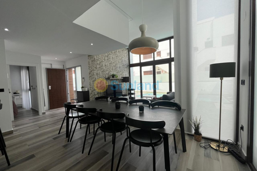 Använda fastigheter - V - Los Balcones