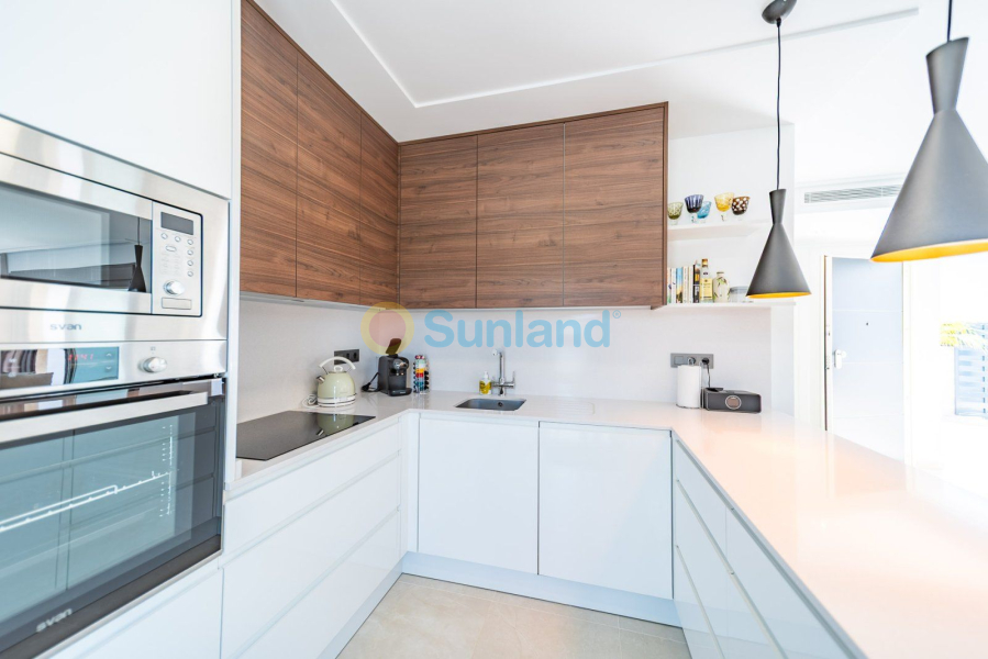 Вторичка - Bилла - Ciudad Quesada