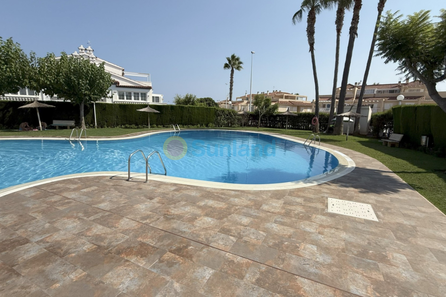 Resale - Apartment - Orihuela Costa - 
