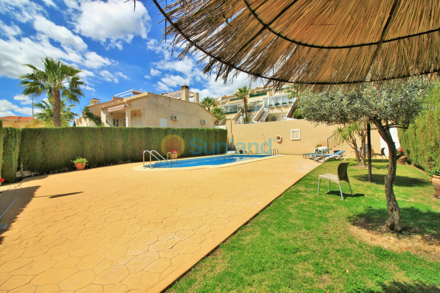 Resale - Townhouse - Villamartin
