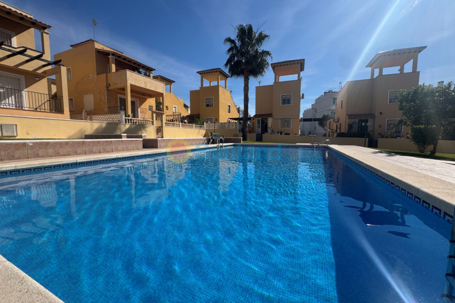 Använda fastigheter - Villa - Villamartin - Lomas del Golf