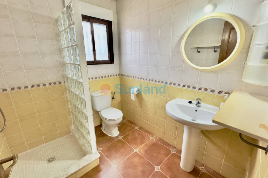 Resale - Country house - Orihuela