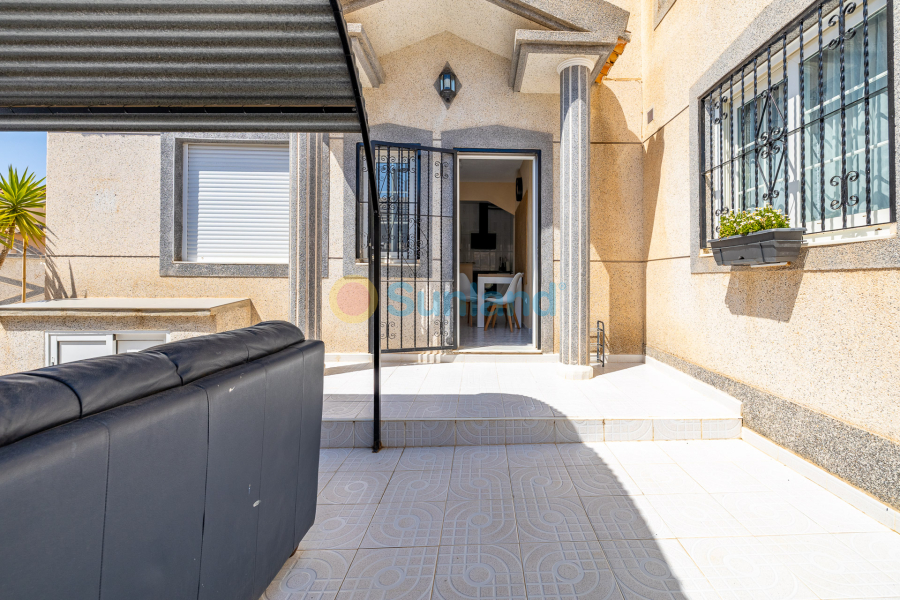 Segunda mano - Casa de Pueblo - Torrevieja - Torreta - florida