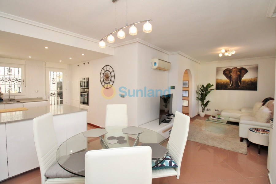 Resale - Villa - Villamartin - Los Dolses