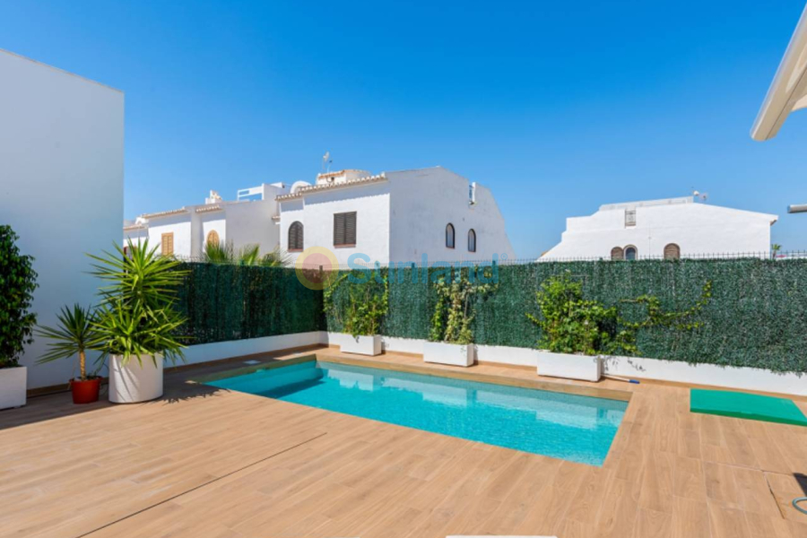 Вторичка - Bилла - Ciudad Quesada