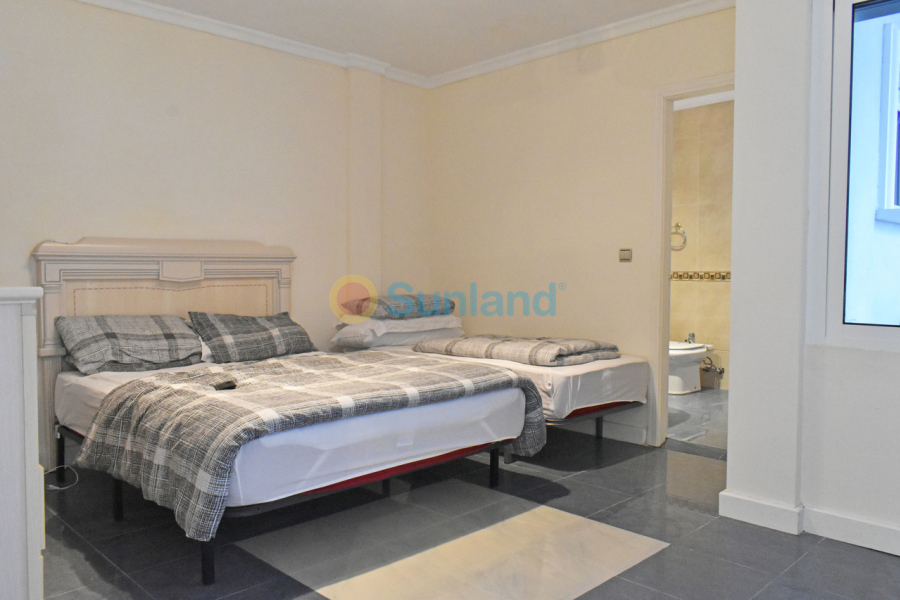 Resale - V - Torremendo