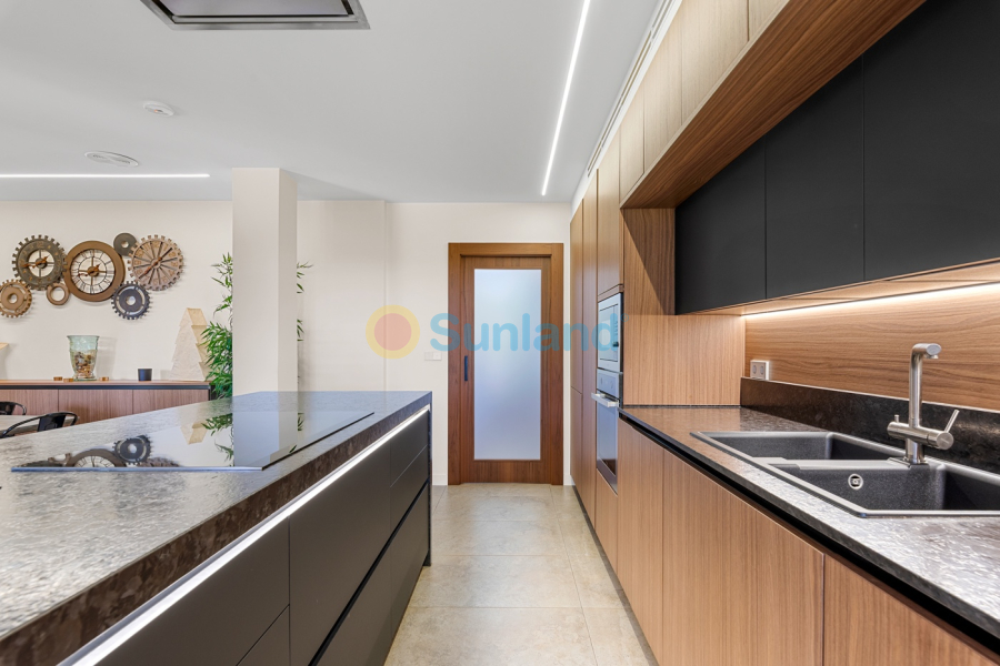 Resale - Villa - Elche - 