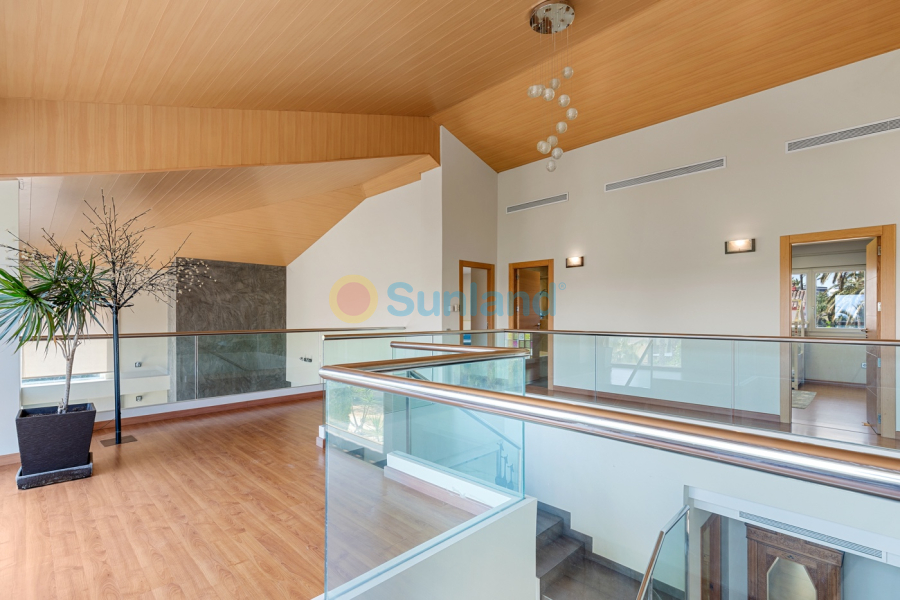 Resale - Villa - Elche/Elx