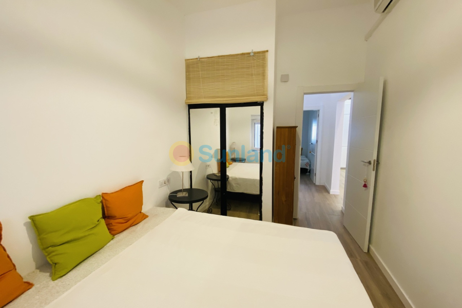 Segunda mano - B - Playa Flamenca