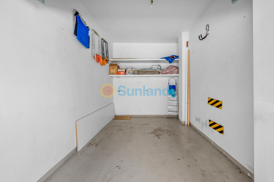 Resale - Apartment - Santa Pola