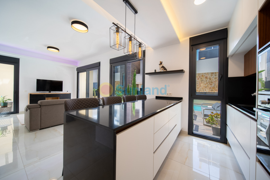 Använda fastigheter - Villa - Orihuela Costa - Lomas De Cabo Roig