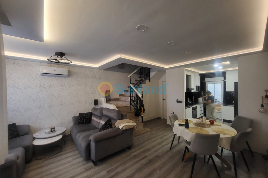 Använda fastigheter - Villa - Orihuela Costa - Villamartin