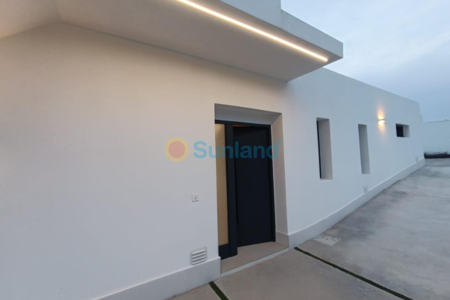 Вторичка - Bилла - Ciudad Quesada