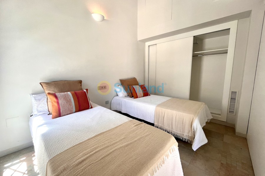 Brukte eiendommer - T - Sucina