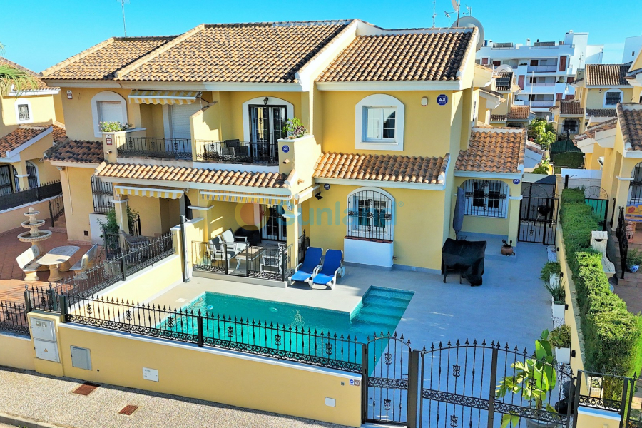 Resale - Villa - Villamartin - Los Dolses