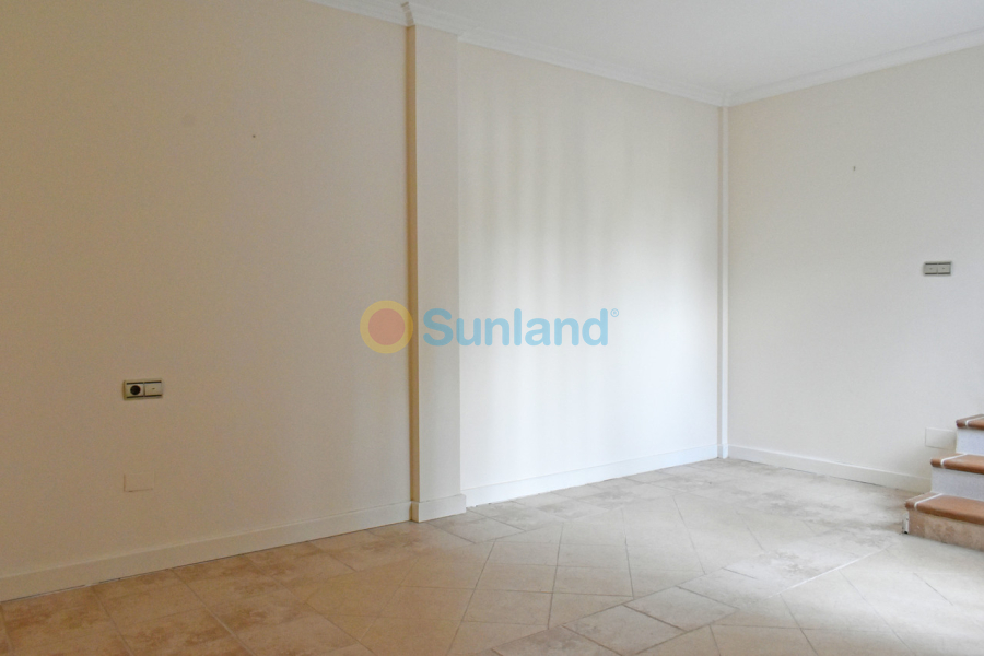 Resale - V - Torremendo