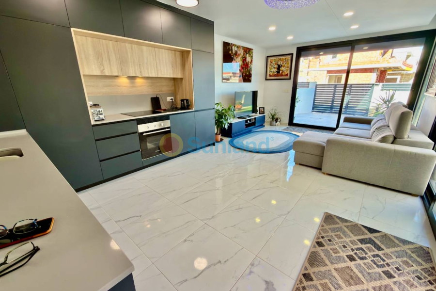 Resale - Villa - Los Montesinos - 