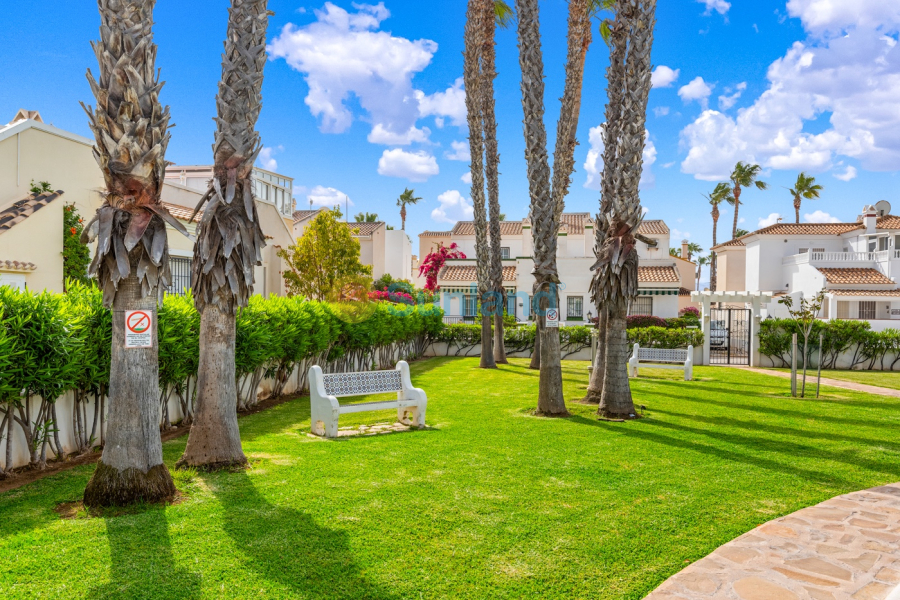 Resale - Quad house - Orihuela Costa - Playa Flamenca