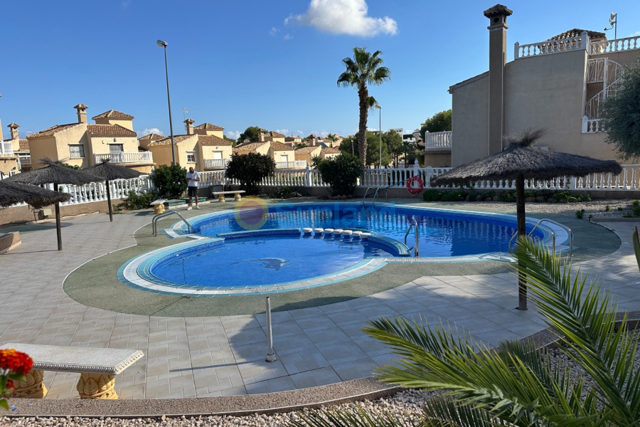Resale - Villa - Orihuela Costa - Villamartin