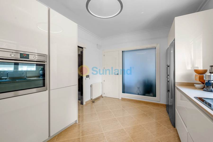 Resale - Villa - Benissa