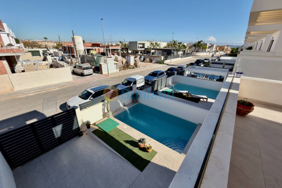 Resale - Villa - Los Montesinos - 