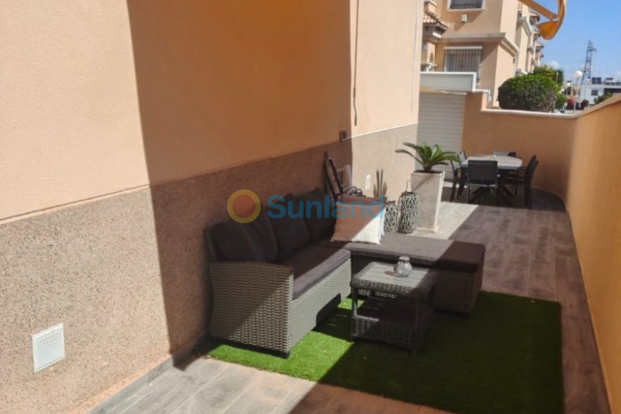 Använda fastigheter - Villa - Orihuela Costa - Villamartin