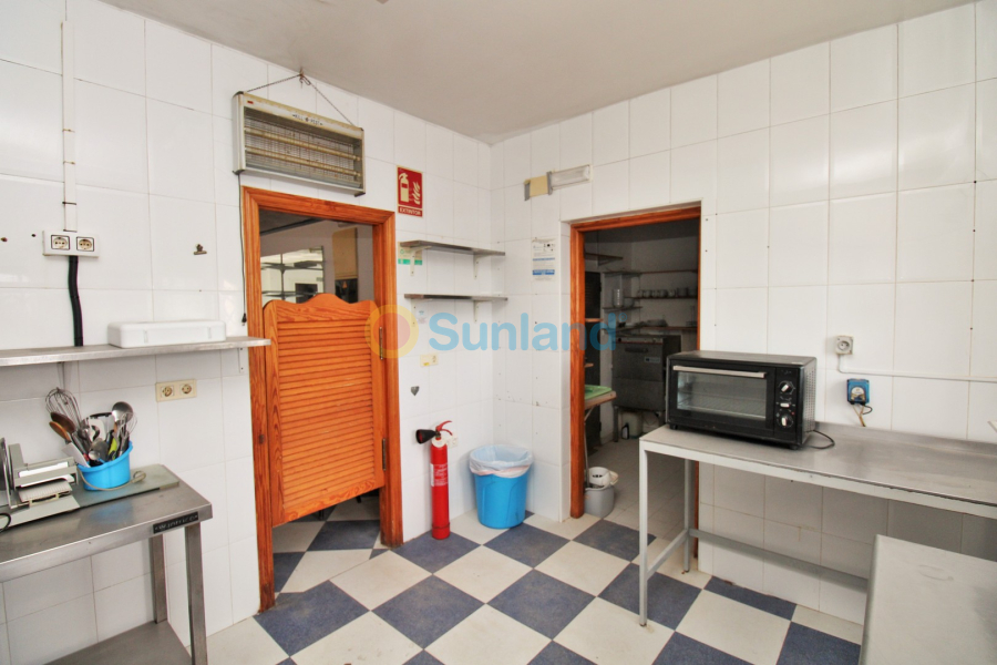 Resale - Commercial - Villamartin