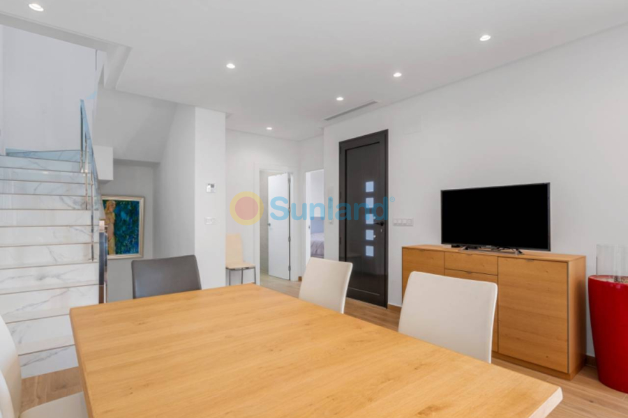 Вторичка - Bилла - Ciudad Quesada