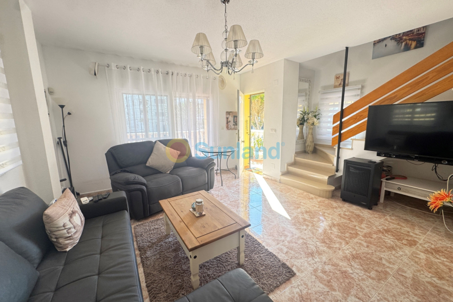 Använda fastigheter - Villa - Villamartin - Lomas del Golf