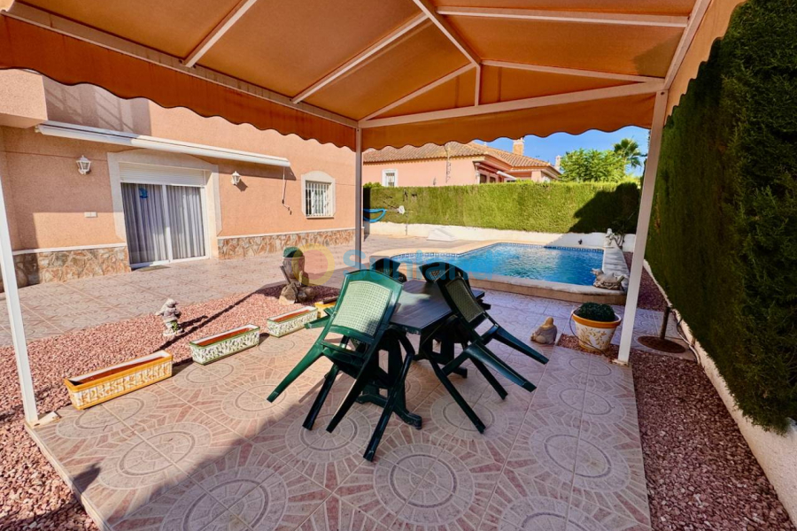 Använda fastigheter - Villa - Benferri