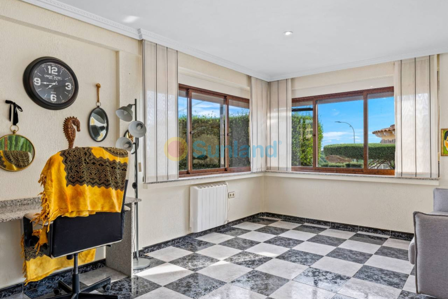 Brukte eiendommer - Villa - Algorfa - Castillo de montemar