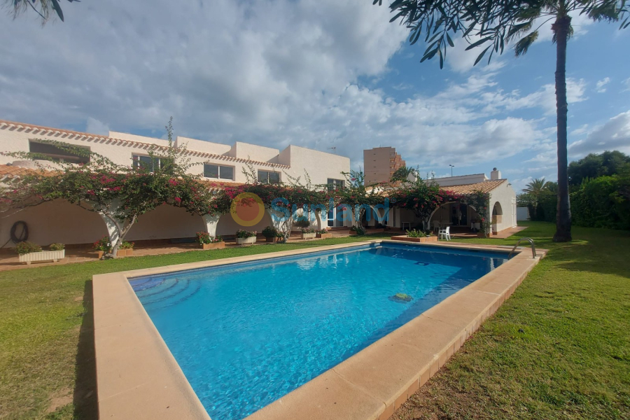 Använda fastigheter - Villa - La Manga del Mar Menor