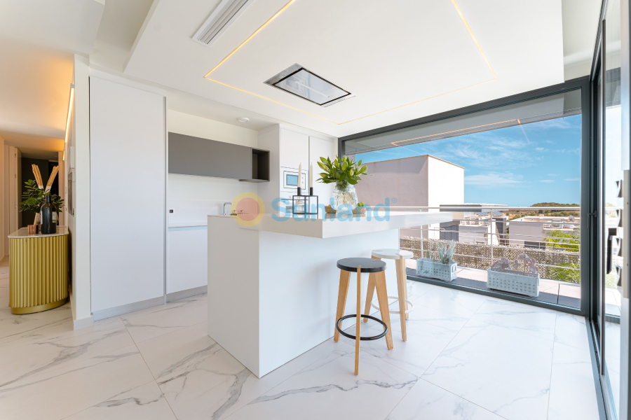 Segunda mano - Chalet - San Miguel de Salinas - Urbanizaciones