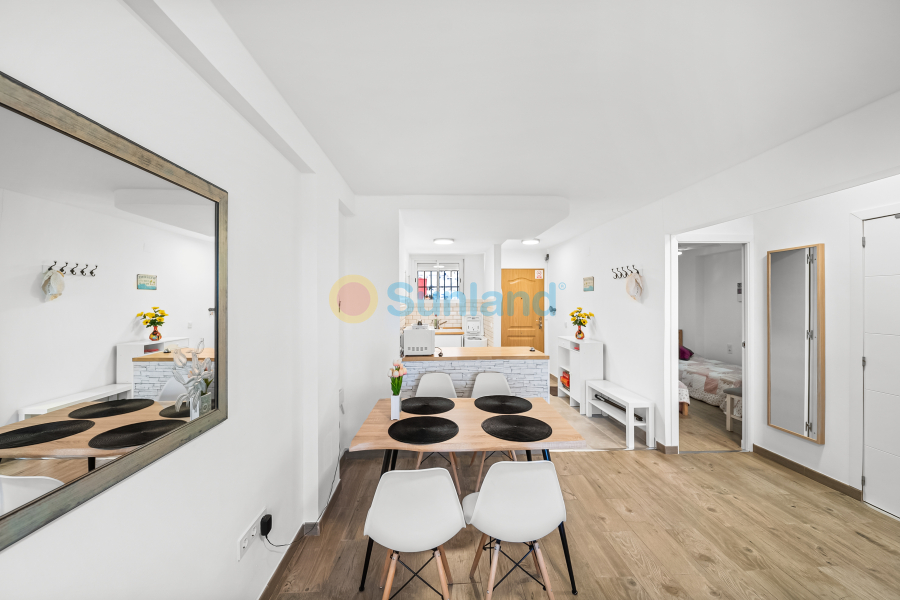 Resale - Apartamento - Torrevieja - Cabo Cervera