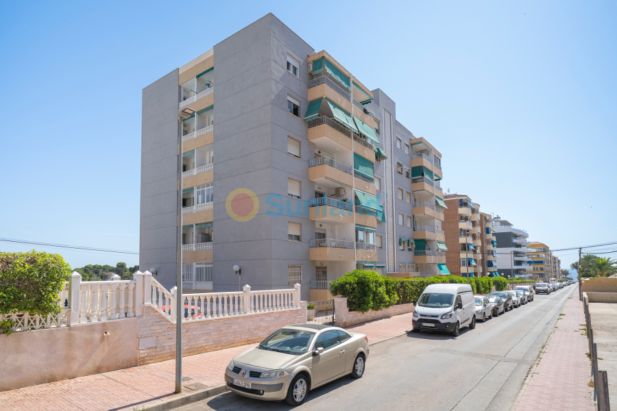 Resale - Flat - Orihuela Costa - Punta Prima