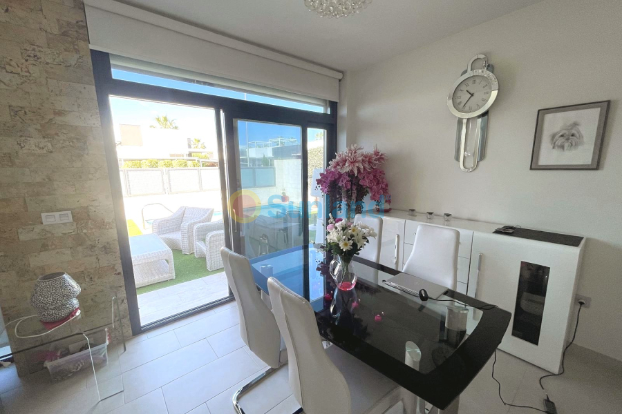 Segunda mano - Chalet - Ciudad Quesada - Pueblo Bravo