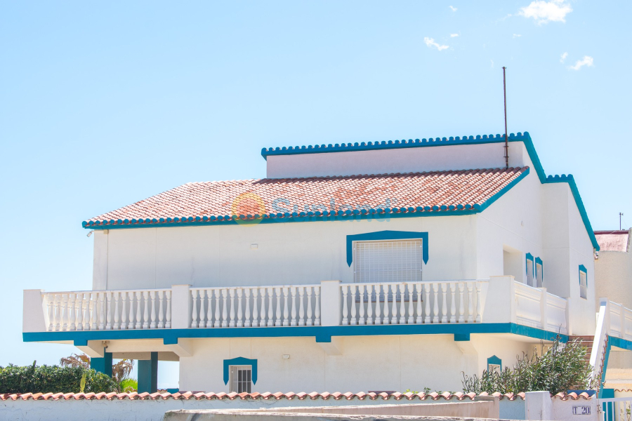Resale - Villa - La Manga del Mar Menor - 